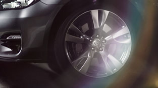 2018 Infiniti Q70 WHEELS & TIRES