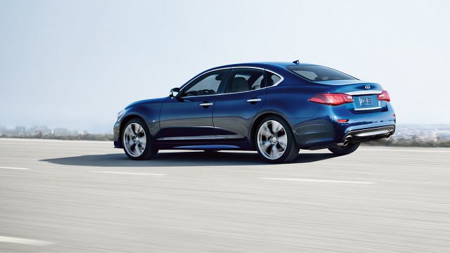 2018 Infiniti Q70 Exterior Gallery Image