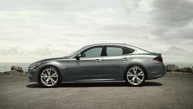 2018 Infiniti Q70 Exterior Gallery Image