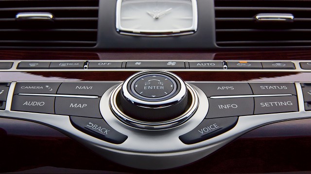 2018 Infiniti Q70 Interior Gallery Image