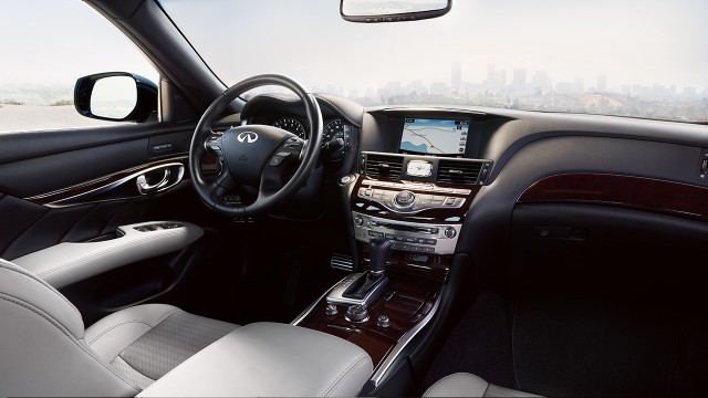 2018 Infiniti Q70 Interior Gallery Image