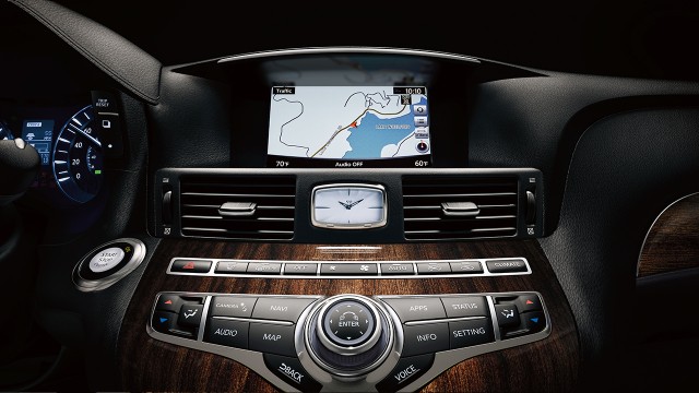 2018 Infiniti Q70 Interior Gallery Image