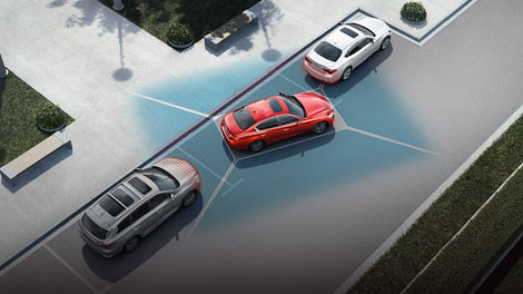 2018 Infiniti Q70 Around View Monitor with Moving Object Detection