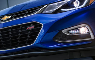 2018 Chevrolet Cruze Projector headlamps with LED signature