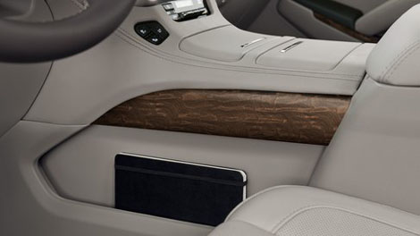 2018 GMC Yukon LARGE CENTER CONSOLE