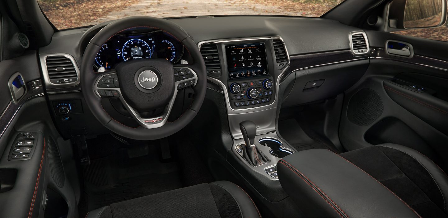 New 2018 Jeep Grand Cherokee TRAILHAWK DASHBOARD