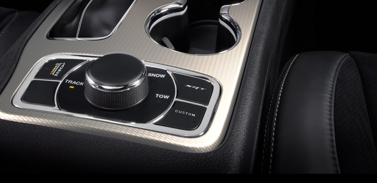 2018 Jeep Grand Cherokee SELEC-TRACK SYSTEM