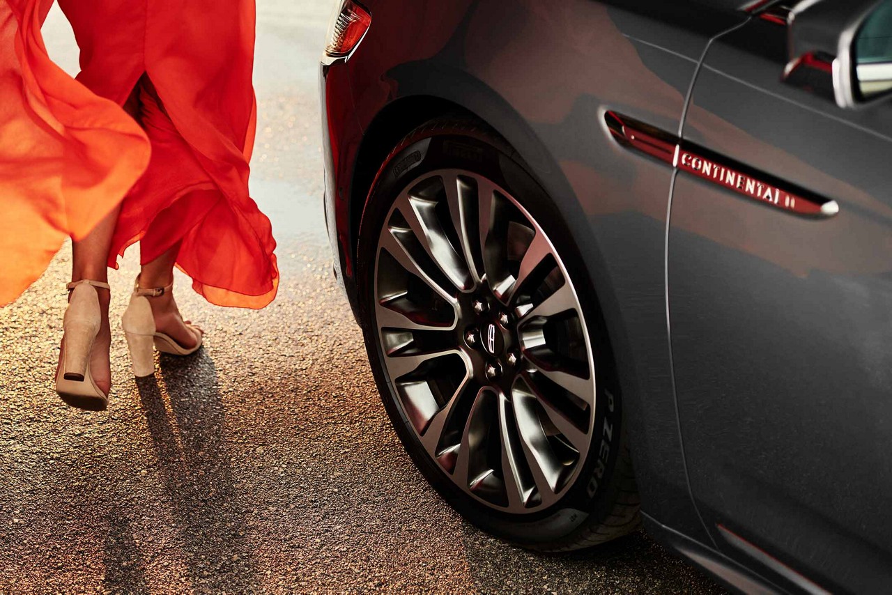 2018 Lincoln Continental Exterior Gallery Image