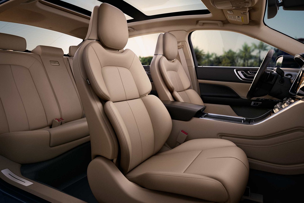 2018 Lincoln Continental Interior Gallery Image