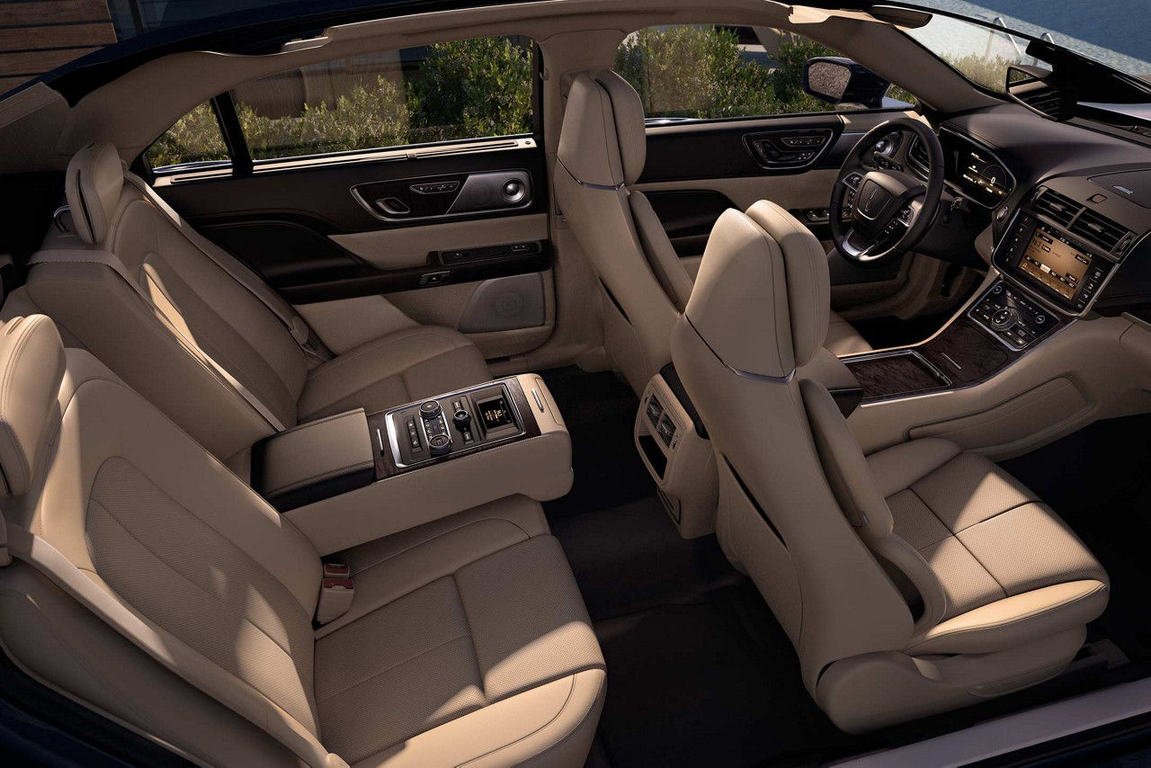 2018 Lincoln Continental Interior Gallery Image