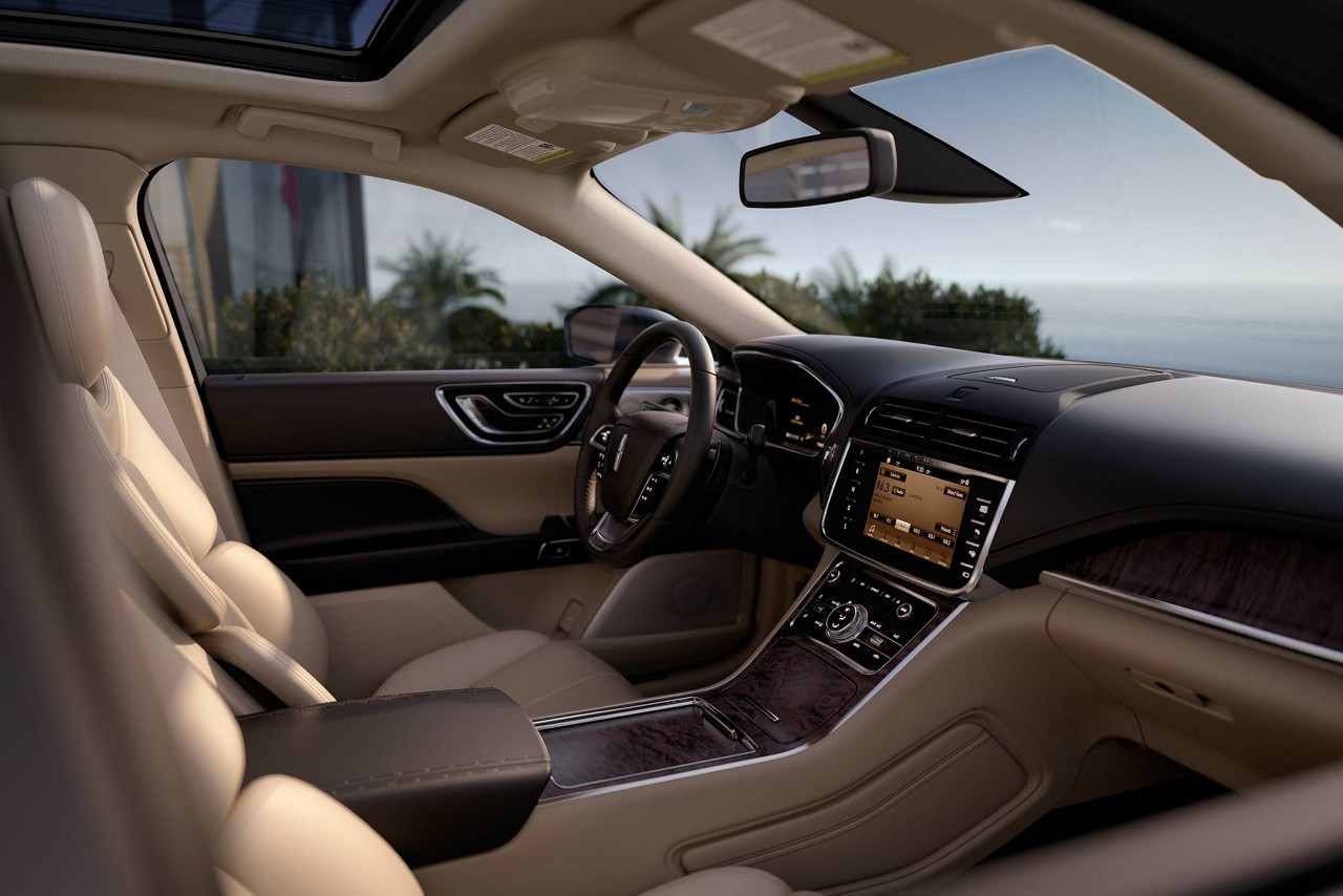 2018 Lincoln Continental Interior Gallery Image