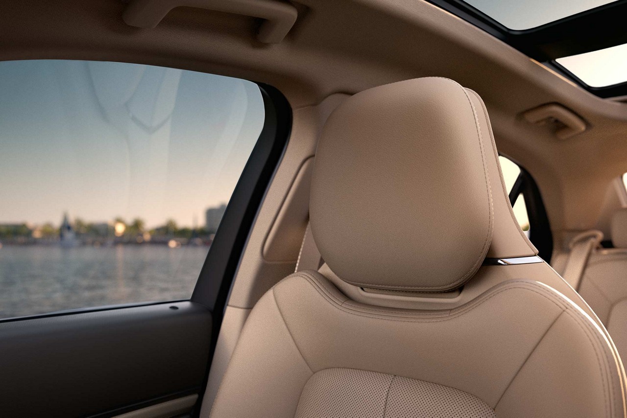 2018 Lincoln Continental Interior Gallery Image