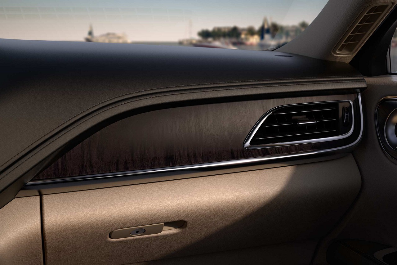 2018 Lincoln Continental Interior Gallery Image