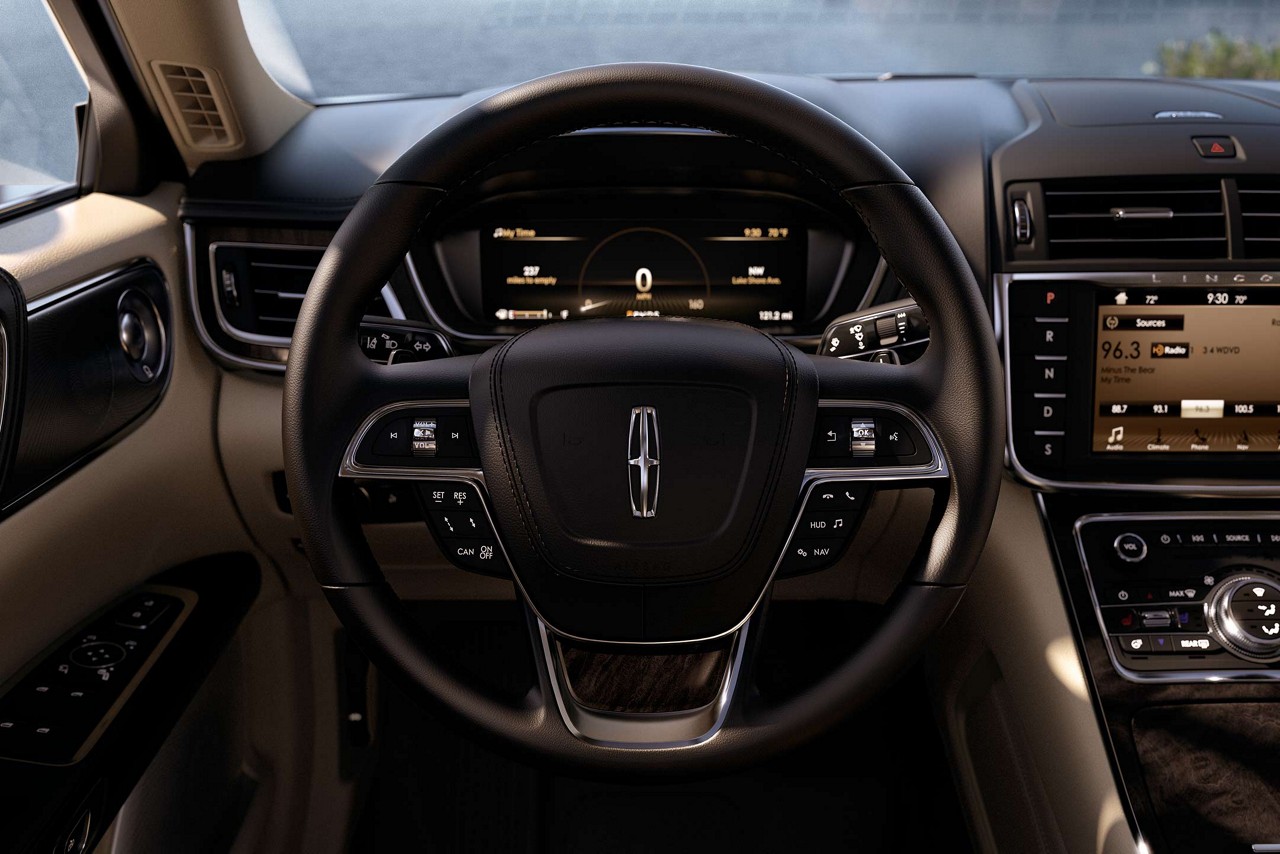 2018 Lincoln Continental Interior Gallery Image