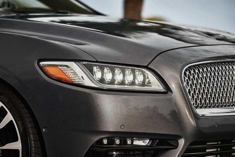 2018 Lincoln Continental ADAPTIVE HEADLAMPS