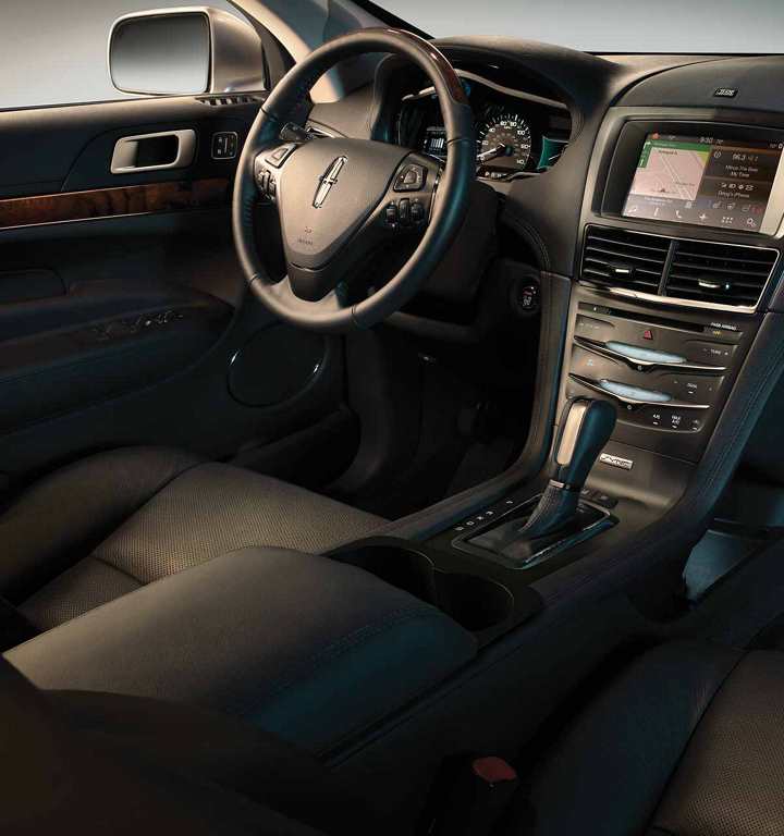 2018 Lincoln MKT Interior Gallery Image
