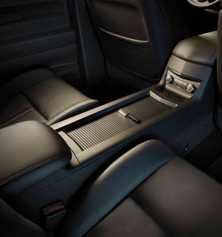 2018 Lincoln MKT Interior Gallery Image