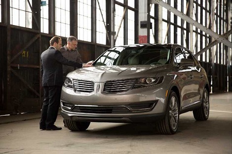 2018 Lincoln MKX A SCULPTED EXTERIOR