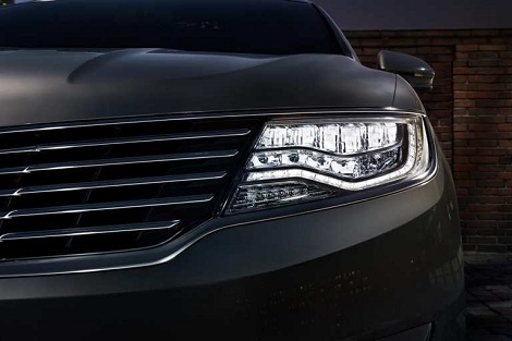 2018 Lincoln MKX ADAPTIVE HEADLAMPS