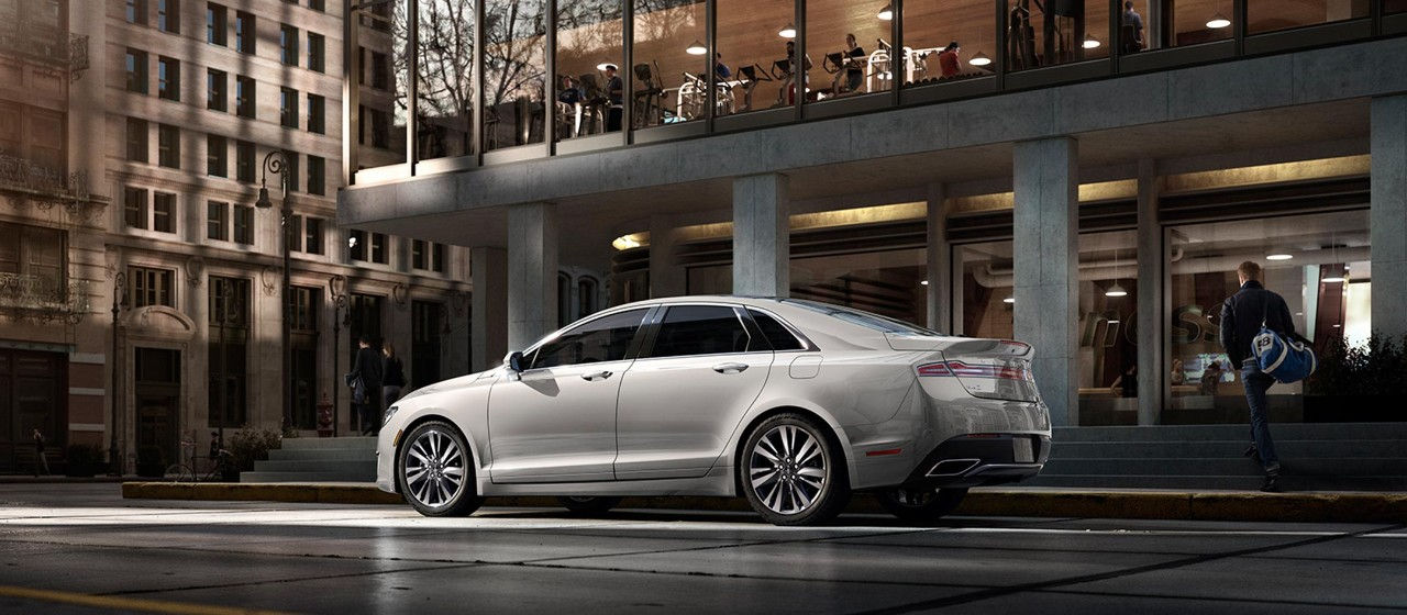 New 2018 Lincoln MKZ (image-description)