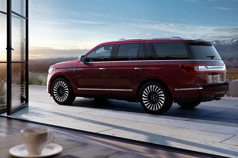 2018 Lincoln Navigator DESTINATION THEME