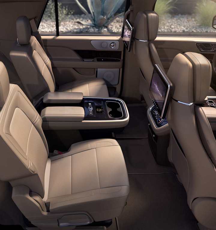 2018 Lincoln Navigator Interior Gallery Image