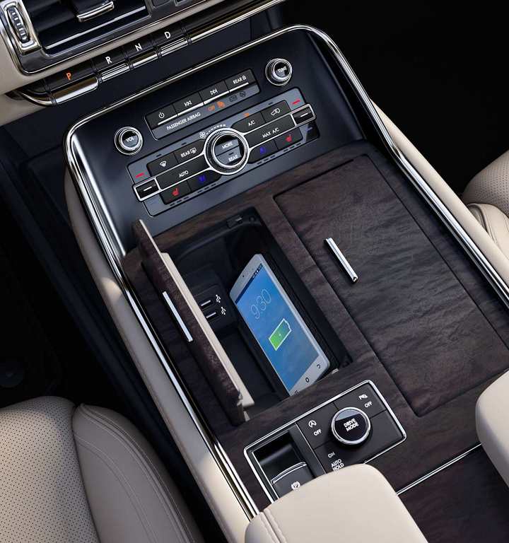 2018 Lincoln Navigator Interior Gallery Image