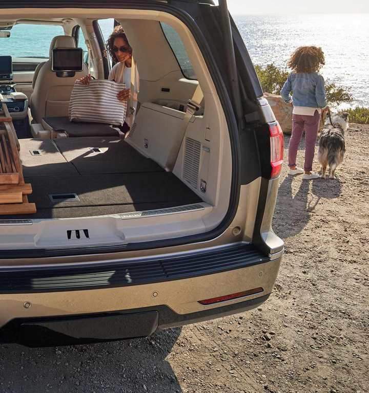 2018 Lincoln Navigator Interior Gallery Image