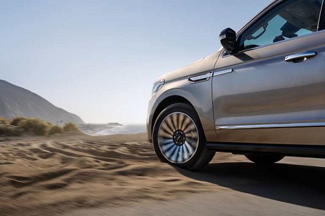 2018 Lincoln Navigator FOUR-WHEEL DRIVE 2018 Lincoln Navigator FOUR-WHEEL DRIVE